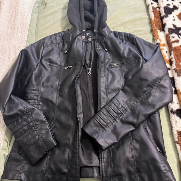 Women's Black Hooded Jacket - Picture 8 of 16